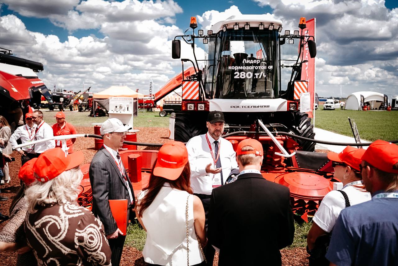 премьера кормоуборочного комбайна F 2750