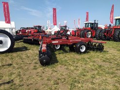 Прицепная и навесная техника Ростсельмаш на Всероссийском дне поля