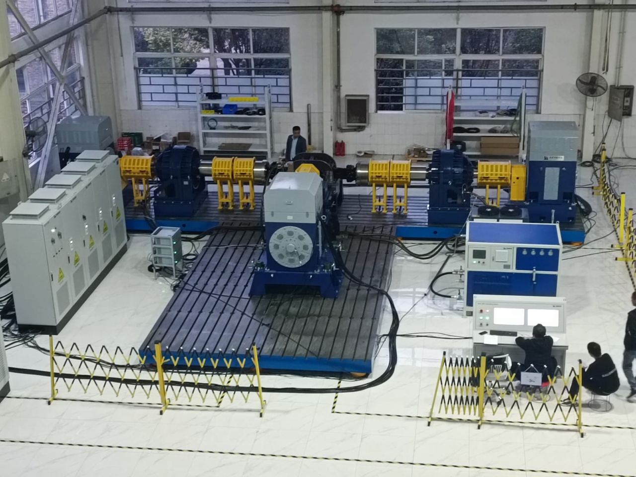 В ближайшие три года Ростсельмаш планирует создать масштабный лабораторный комплекс для испытаний техники. Уже сейчас монтируется первый стенд, предназначенный для тяжелых трансмиссий.